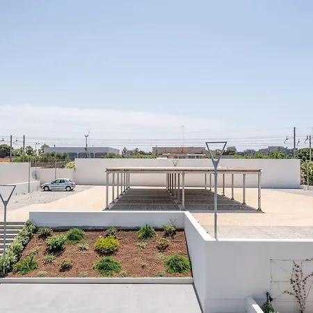 דירה Maison Blaesia - Beachfront Modern Sea Loft בארי