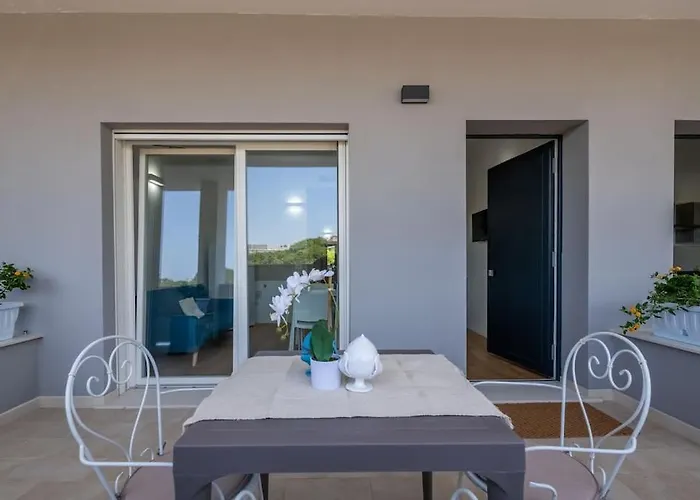 Maison Blaesia - Beachfront Modern Sea Loft