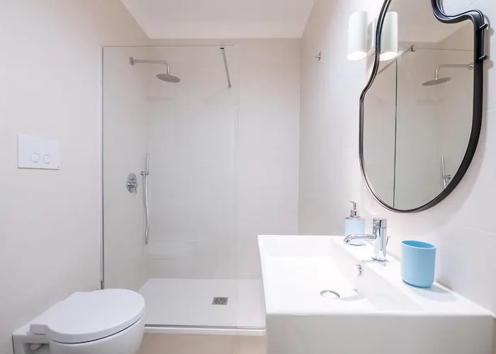 Maison Blaesia - Beachfront Modern Sea Loft דירה בארי