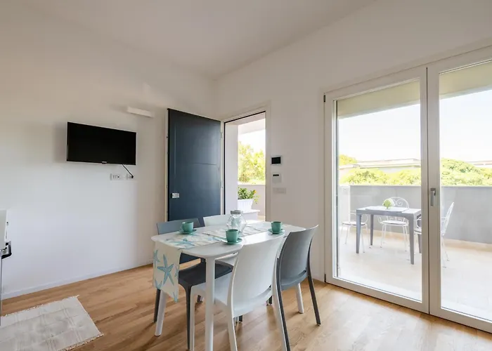 Maison Blaesia - Beachfront Modern Sea Loft