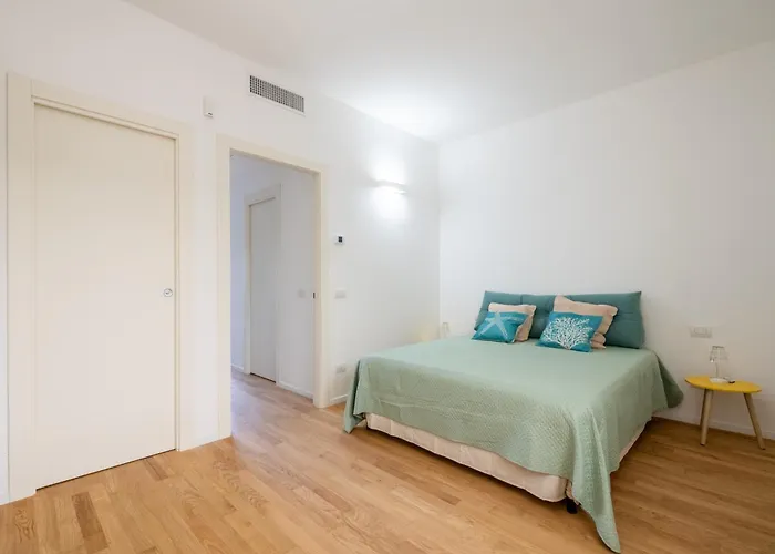 Maison Blaesia - Beachfront Modern Sea Loft דירה *