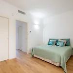 Maison Blaesia - Beachfront Modern Sea Loft Διαμέρισμα *