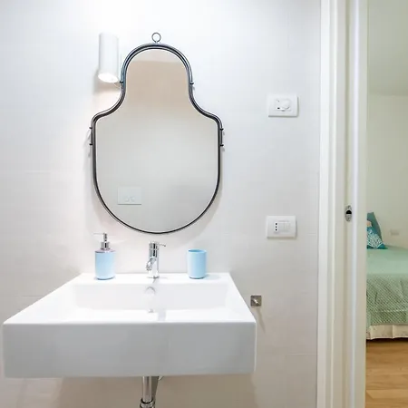 Apartamento Maison Blaesia - Beachfront Modern Sea Loft Bari