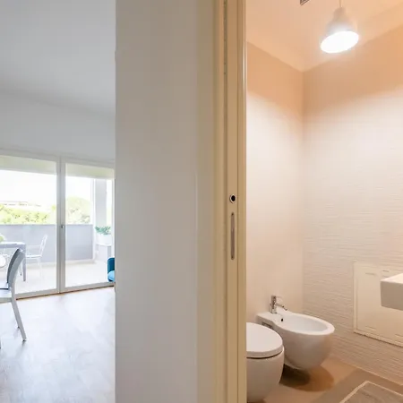 Maison Blaesia - Beachfront Modern Sea Loft Apartamento Bari