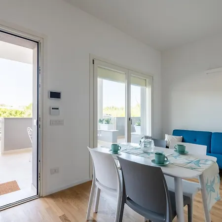 Maison Blaesia - Beachfront Modern Sea Loft Apartment