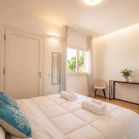 Maison Blaesia - Beachfront Modern Sea Loft Apartamento