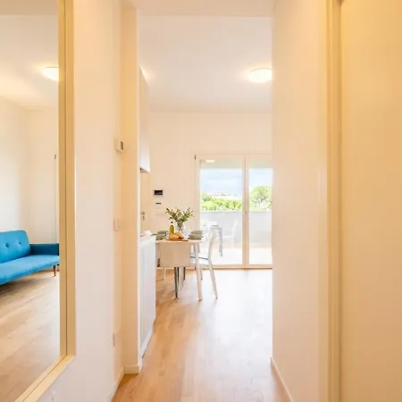 Maison Blaesia - Beachfront Modern Sea Loft Bari