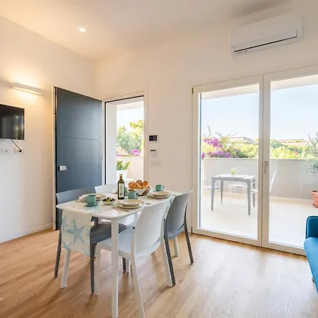 Apartamento Maison Blaesia - Beachfront Modern Sea Loft *