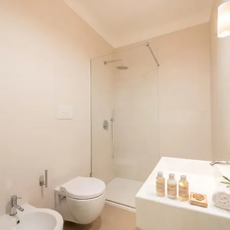 Maison Blaesia - Beachfront Modern Sea Loft * Bari